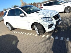 Bild des Angebotes Mercedes-Benz ML 350 ML 350 BlueTEC 4MATIC 7G-TRONIC Edition 1