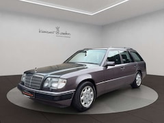 Bild des Angebotes Mercedes-Benz 220 TE (S124)