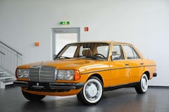 Bild des Angebotes Mercedes-Benz 230 123 *OLDTIMER*SCHIEBEDACH*