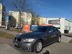 Bild des Angebotes BMW 320 i Automatik FINANZIERUNG HIER MÖGLICH