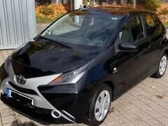 Bild des Angebotes Toyota Aygo Aygo 5-Türer x-clusiv, Winterreifen
