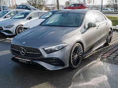 Bild des Angebotes Mercedes-Benz A 250 4M LIMOUSINE AMG LINE PANO PDC MULTIBEAM