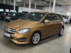 Bild des Angebotes Mercedes-Benz B 180 7G-DCT URBAN SPORTPAKET NAVI LED KAMERA 2H