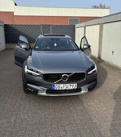 Bild des Angebotes Volvo V90 Cross Country D5 AWD Geartronic Pro, B&W, Panorama!!!  235 PS!!!