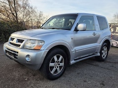 Bild des Angebotes Mitsubishi Pajero 3.2 DI-D Liberty 4x4 Automatik Klimaanlage Alufelg