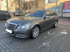 Bild des Angebotes Mercedes-Benz E 250 E 250 T CDI DPF 4Matic BlueEFFICIENCY 7G-TRONIC Avantgarde