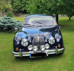 Bild des Angebotes Jaguar MK II 3,4 LTR Rechtslenker Dunkelblau, rotes Leder