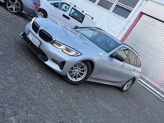 Bild des Angebotes BMW 320 D Sport Line Touring-LASER-H&K-DAPROF-HUD-RFK