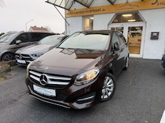Bild des Angebotes Mercedes-Benz B 180 NAVI/SITZHEIZUNG/ALLWETTER/PARKHILFE