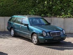 Bild des Angebotes Mercedes-Benz E 290 E-Klasse T TD Classic