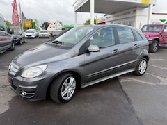 Bild des Angebotes Mercedes-Benz B 180 *Automatik*PDCvh*SHZ*Tempomat*BT*