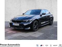 Bild des Angebotes BMW 330 e xDrive M Sport ACC RFK NAVI LED PDC V+H LM
