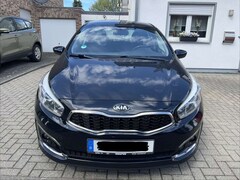 Bild des Angebotes Kia Ceed / cee'd 1.6 CRDi 136 ISG Dream Team Edition