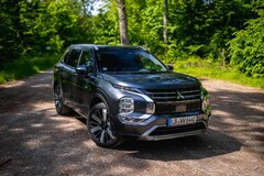 Bild des Angebotes Mitsubishi Outlander 2.4L PHEV TOP 2-Farb