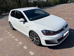 Bild des Angebotes VW Golf GTI Golf VII 3-Türer BlueMotion Technology DSG