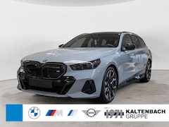 Bild des Angebotes BMW i5 M60 Touring xDrive PANO AHK 360° LED B&W