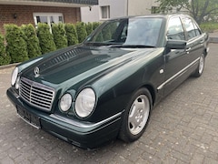Bild des Angebotes Mercedes-Benz E 240 Avantgarde 1.Hand* AHK* AUTOMATIK*TÜV NEU*Xenon*