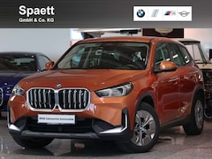 Bild des Angebotes BMW iX1 xDrive30 17Zoll LKHZ HUD HarmKar. Adp.LED 360°