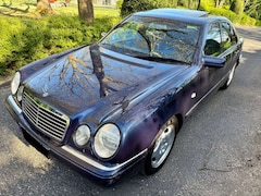 Bild des Angebotes Mercedes-Benz 230 E Avantg. Autom.SHD Klima AHK 95tkm