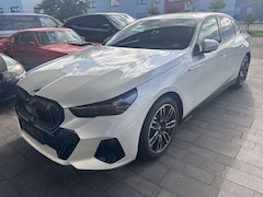 Bild des Angebotes BMW 520 i M SportPro Iconic Glow M Sportbremse, rot
