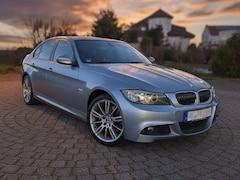 Bild des Angebotes BMW 325 325i xDrive *LCI*M-Paket*Navi*Leder*Harman/Kardon
