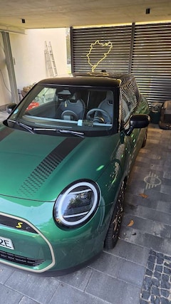 Bild des Angebotes MINI Cooper SE Favoured Trim