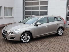 Bild des Angebotes Volvo V60 D3 Summum*SD*AHZV*BLIS*