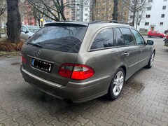Bild des Angebotes Mercedes-Benz E 320 E 320 T CDI 7G-TRONIC Avantgarde DPF