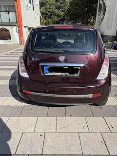 Bild des Angebotes Lancia Ypsilon Y 1.4 16v Automatik Platino