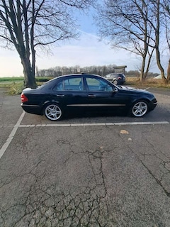 Bild des Angebotes Mercedes-Benz E 320 4Matic Automatik Elegance