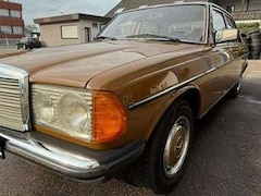 Bild des Angebotes Mercedes-Benz 230
