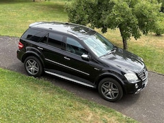 Bild des Angebotes Mercedes-Benz ML 63 AMG ML 63 AMG 4Matic 7G-TRONIC 10th Anniversary