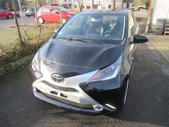 Bild des Angebotes Toyota Aygo Aygo 5-Türer x-shift x-clusiv