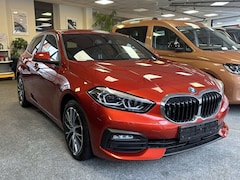 Bild des Angebotes BMW 118 118 d Advantage+AHK+RFK+Himmel schwarz+Driv Assist