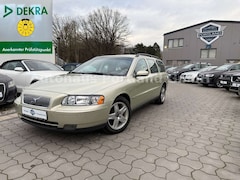 Bild des Angebotes Volvo V70 2.4 D5 Kinetic/S-Heft/Temp/ZR NEU/LUNAR GOLD