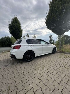Bild des Angebotes BMW 120 120d Msport 5p auto