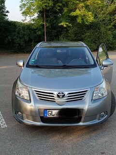 Bild des Angebotes Toyota Avensis Combi 2.0 D-4D     TUV 10/26