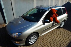 Bild des Angebotes Peugeot 206 SW Grand Filou Cool 1.Hand neu bereift!