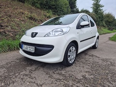 Bild des Angebotes Peugeot 107 107  5-Türer 70 Filou