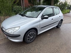 Bild des Angebotes Peugeot 206 Petit Filou