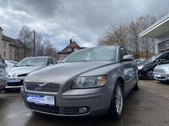 Bild des Angebotes Volvo V50 Kombi 2,4 Momentum*AUTOMAT.*AHK*TÜV+AU 02.28