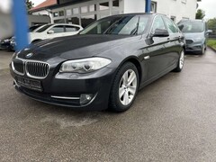 Bild des Angebotes BMW 523 523 i vollausstattung Leder Schiebedach Navi