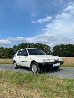 Bild des Angebotes Peugeot 205 XR