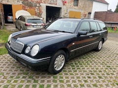 Bild des Angebotes Mercedes-Benz E 240 T Elegance