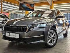 Bild des Angebotes Skoda Octavia Combi 2,0 TDI el.Heckkl. SHZ vo.+hi.+LHZ