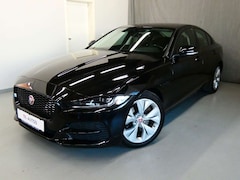 Bild des Angebotes Jaguar XE 2.0 D,1.Hand,Navi,Leder,LED,Tempo-ACC,S-Heft