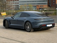 Bild des Angebotes Porsche Taycan Taycan 4 EZ 12/25 Vollausstattung NP 152.000 €