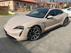 Bild des Angebotes Porsche Taycan Basis PASM Leder STZH 93,4 kWh LED