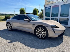 Bild des Angebotes Porsche Taycan Basis PASM Leder STZH 93,4 kWh LED