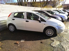 Bild des Angebotes Fiat Punto Punto 1.2 8V Active Clima